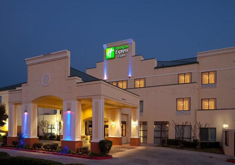 Отель Holiday Inn Express & Suites Austin Round Rock By Ihg