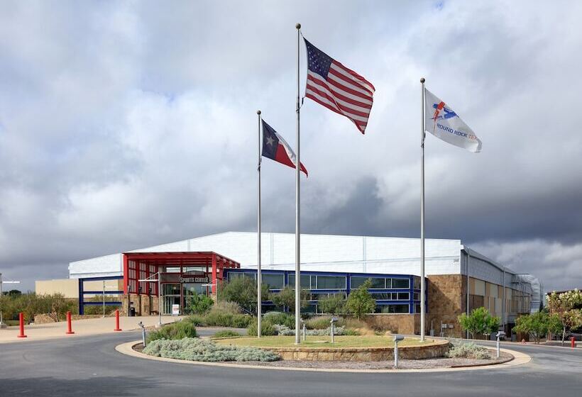 Отель Holiday Inn Express & Suites Austin Round Rock By Ihg