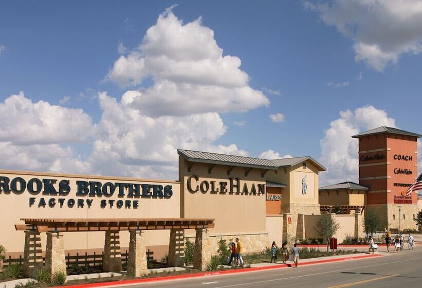 هتل Holiday Inn Express & Suites Austin Round Rock By Ihg