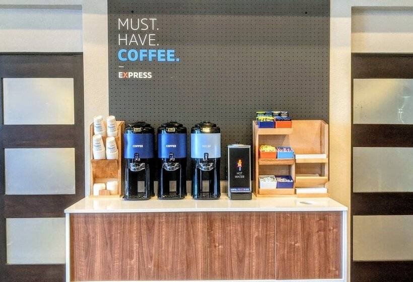 Отель Holiday Inn Express & Suites Austin Round Rock By Ihg