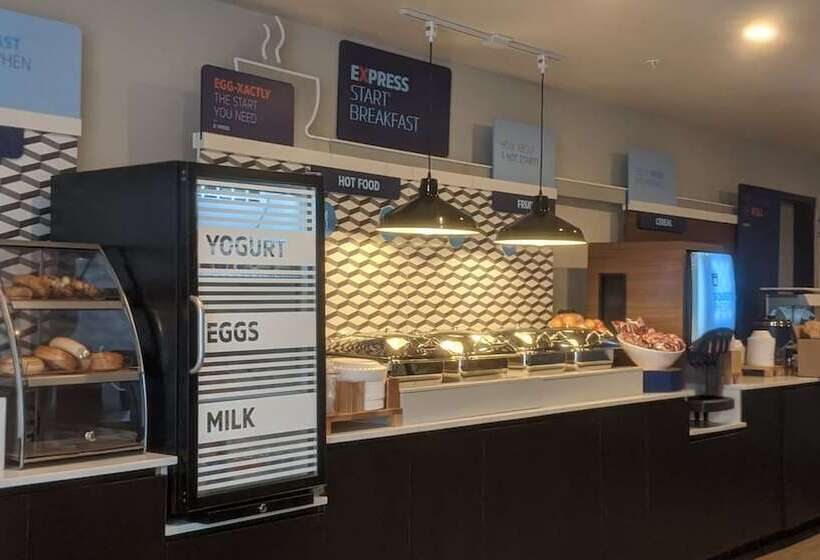 Отель Holiday Inn Express & Suites Austin Round Rock By Ihg