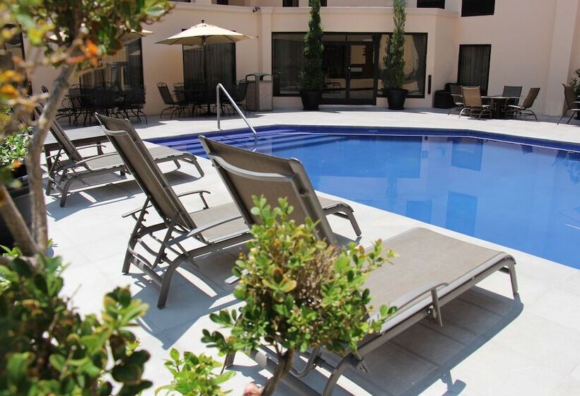 هتل Hampton By Hilton Chihuahua