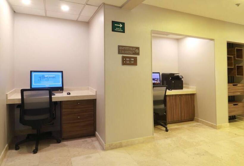 هتل Hampton By Hilton Chihuahua