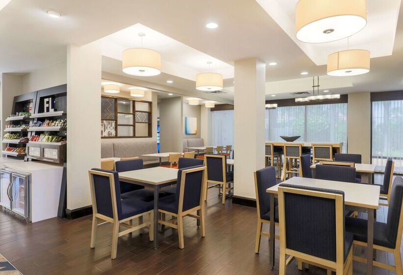 فندق Hampton Inn Ft. Walton Beach