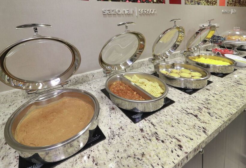 Отель Hampton Inn By Hilton Monterrey Airport