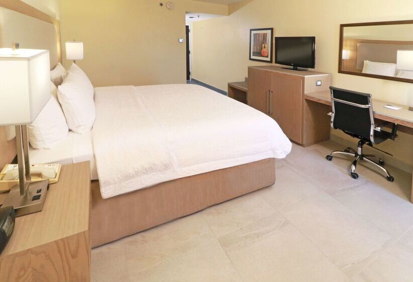 Отель Hampton Inn By Hilton Monterrey Airport