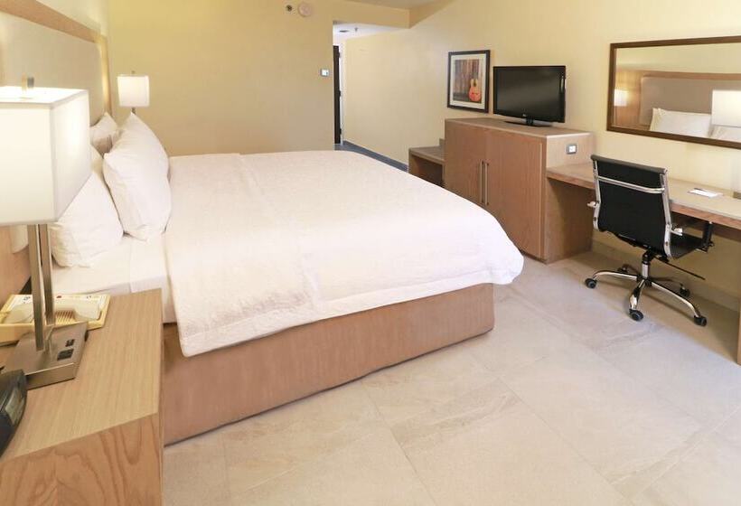 호텔 Hampton Inn By Hilton Monterrey Airport