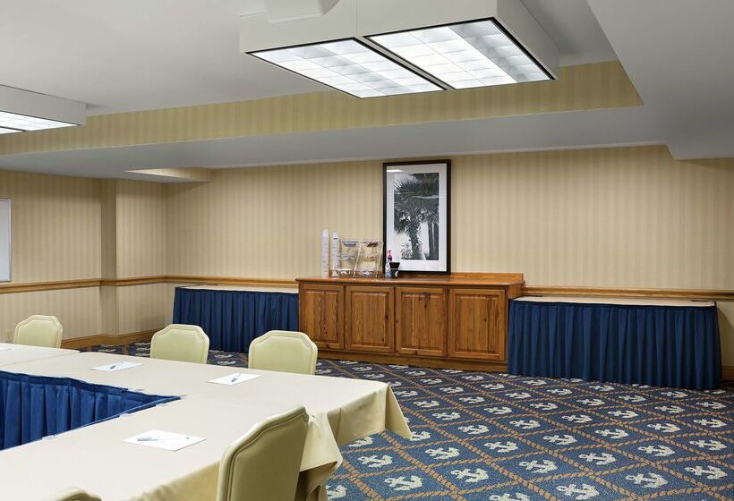 هتل Hampton Inn & Suites Myrtle Beach/oceanfront