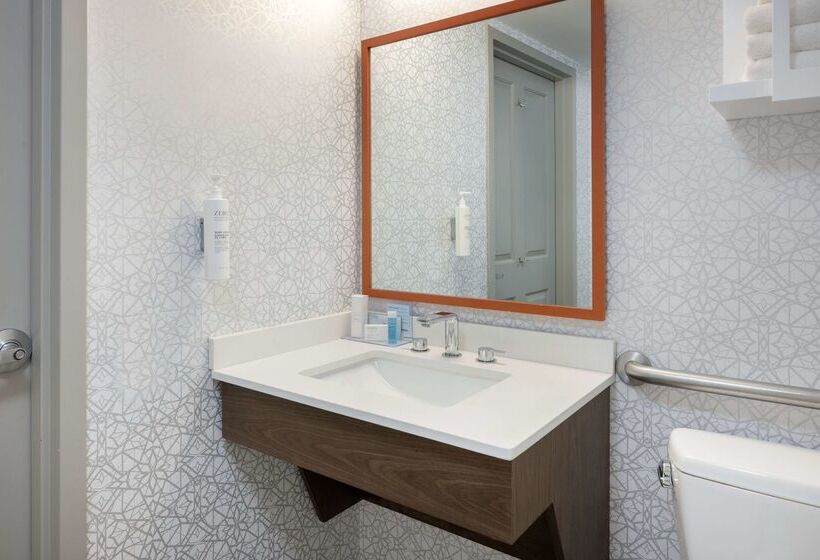 هتل Hampton Inn & Suites Myrtle Beach/oceanfront