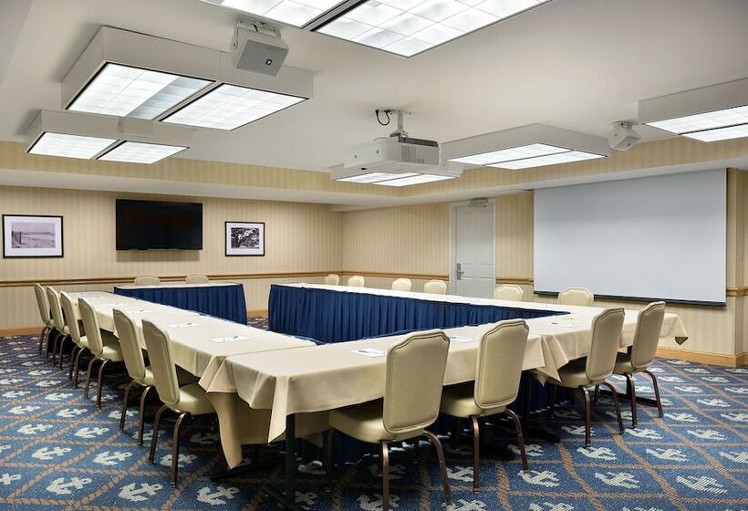 هتل Hampton Inn & Suites Myrtle Beach/oceanfront