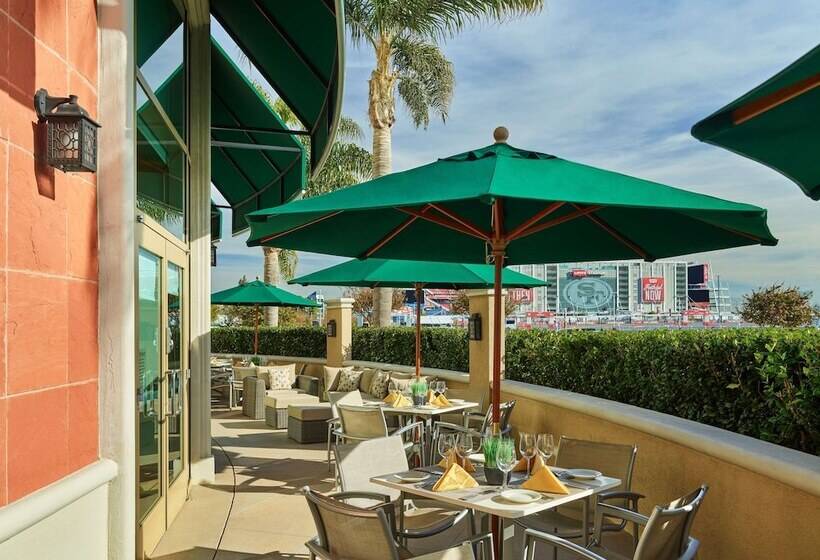 هتل Hilton Santa Clara