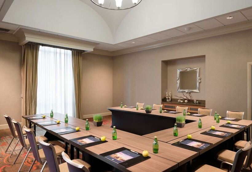 هتل Hilton Santa Clara