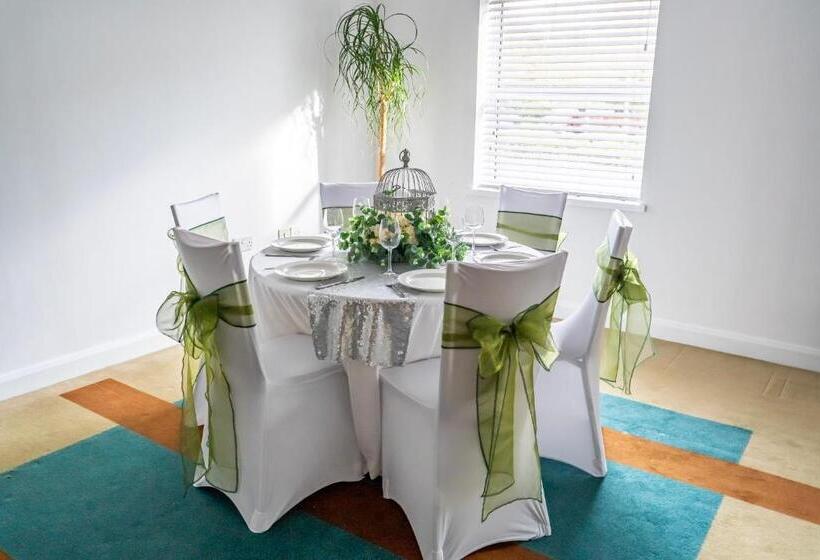 فندق Holiday Inn Bristol Airport, An Ihg