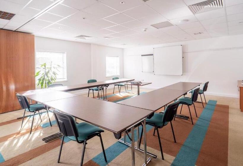 فندق Holiday Inn Bristol Airport, An Ihg