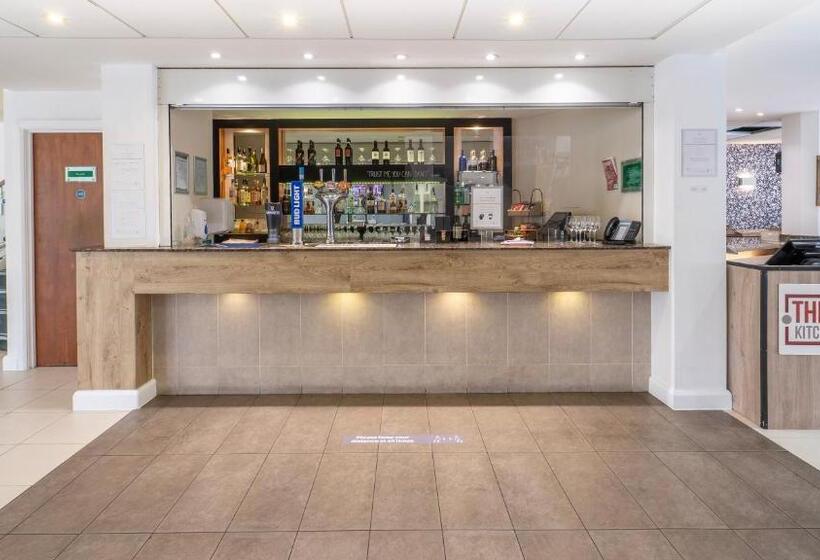 فندق Holiday Inn Bristol Airport, An Ihg