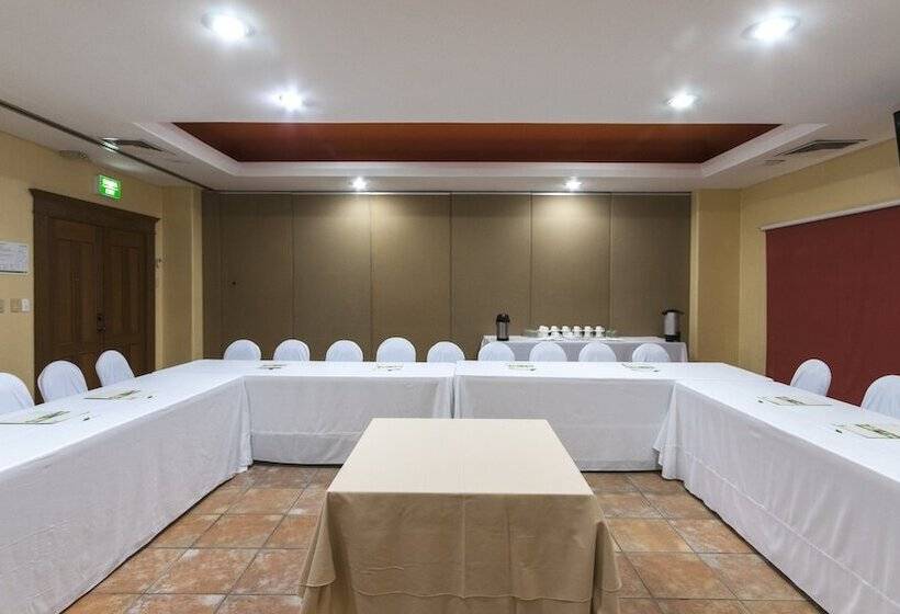בית מלון כפרי Holiday Inn Ciudad Del Carmen, An Ihg