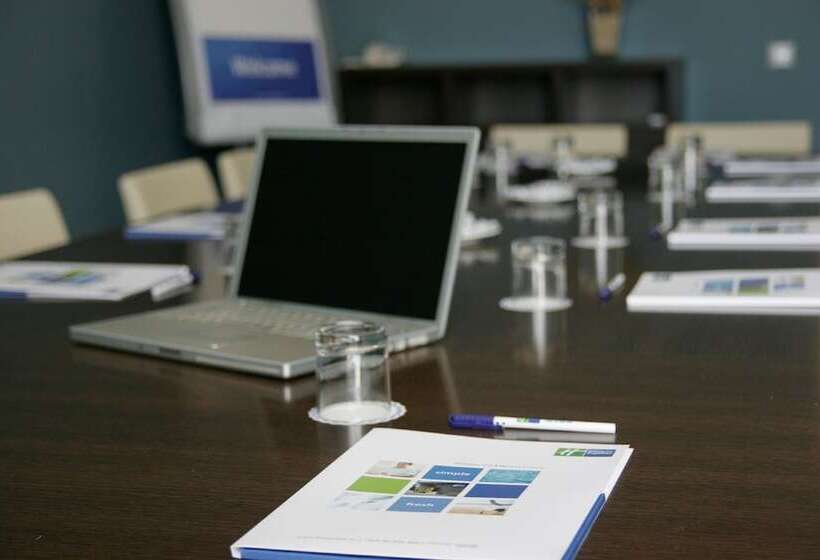 בית מלון כפרי Holiday Inn Express Madrid Rivas, An Ihg