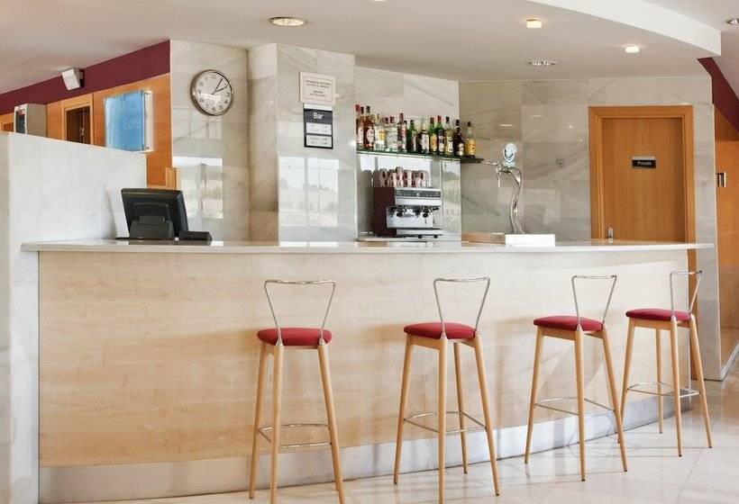 בית מלון כפרי Holiday Inn Express Madrid Rivas, An Ihg