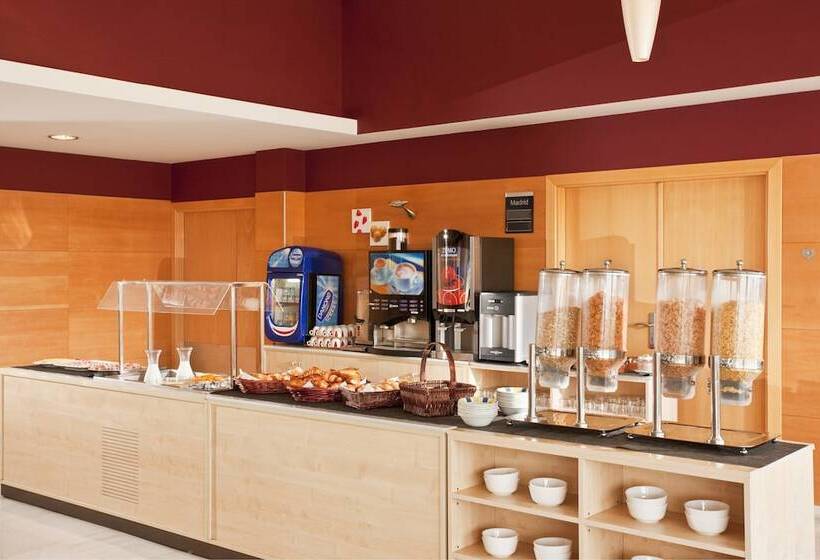 בית מלון כפרי Holiday Inn Express Madrid Rivas, An Ihg