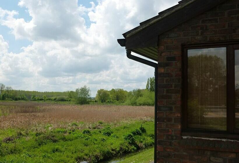 Отель Days Inn Sandy