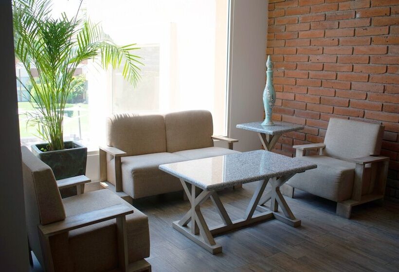 Отель Voco Hermosillo, An Ihg