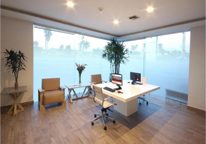 Отель Voco Hermosillo, An Ihg