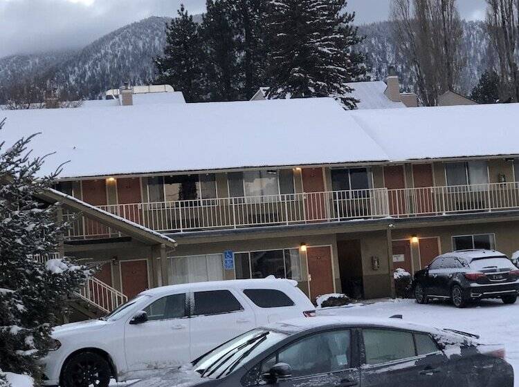 בית מלון כפרי Elevation Lodge