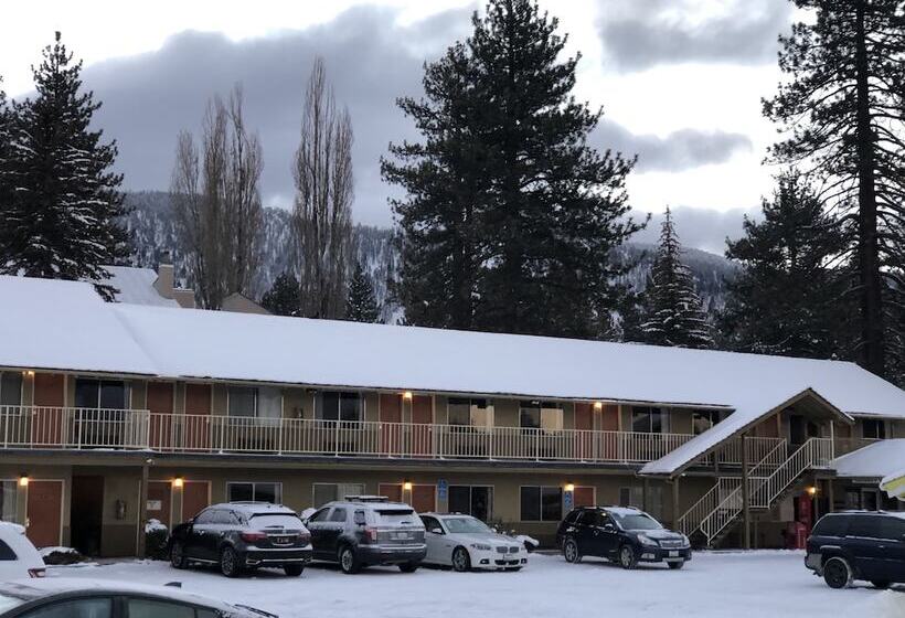 בית מלון כפרי Elevation Lodge