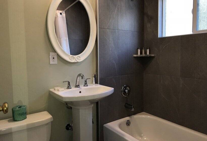 בית מלון כפרי Elevation Lodge