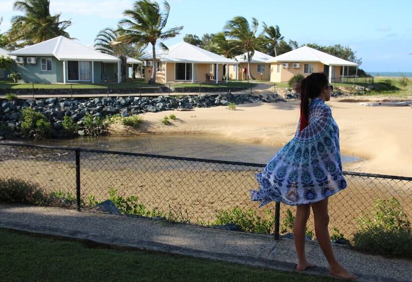 בית מלון כפרי Illawong Beach Resort