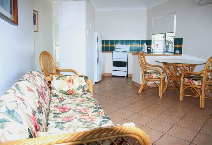 בית מלון כפרי Illawong Beach Resort