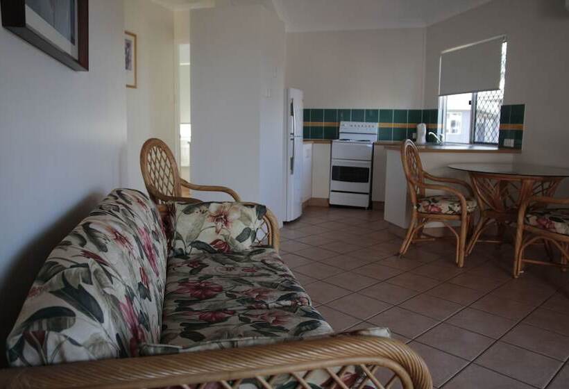 בית מלון כפרי Illawong Beach Resort