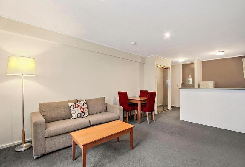 Knox International Hotel And Apartments