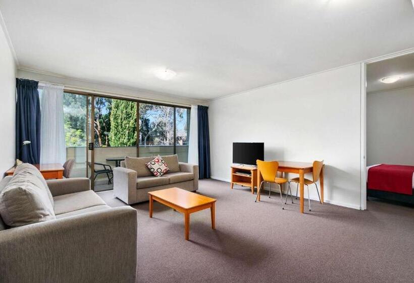 Knox International Hotel And Apartments