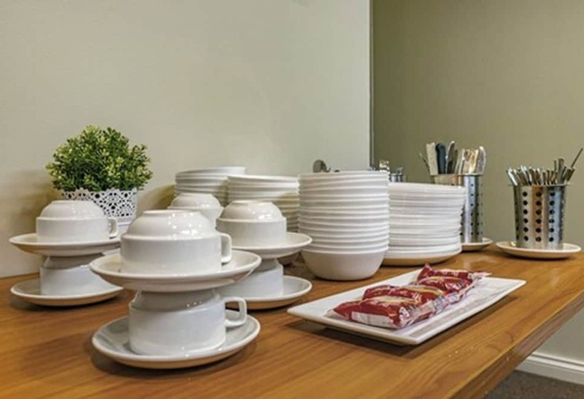 Knox International Hotel And Apartments