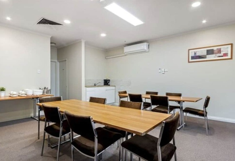 Knox International Hotel And Apartments