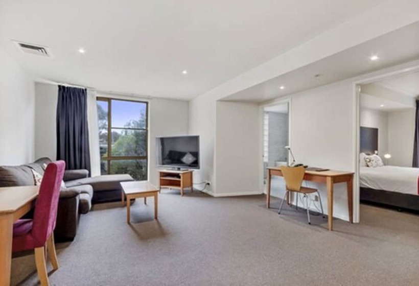 Knox International Hotel And Apartments