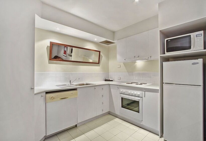 Knox International Hotel And Apartments