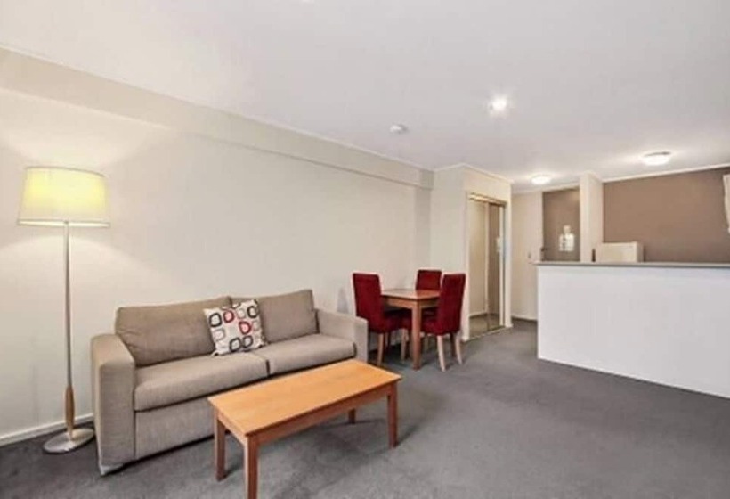 Knox International Hotel And Apartments