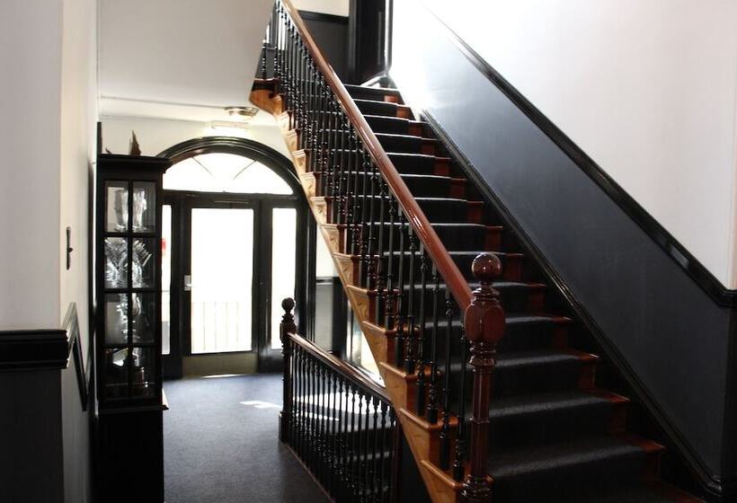 ホテル The Macquarie Hobart