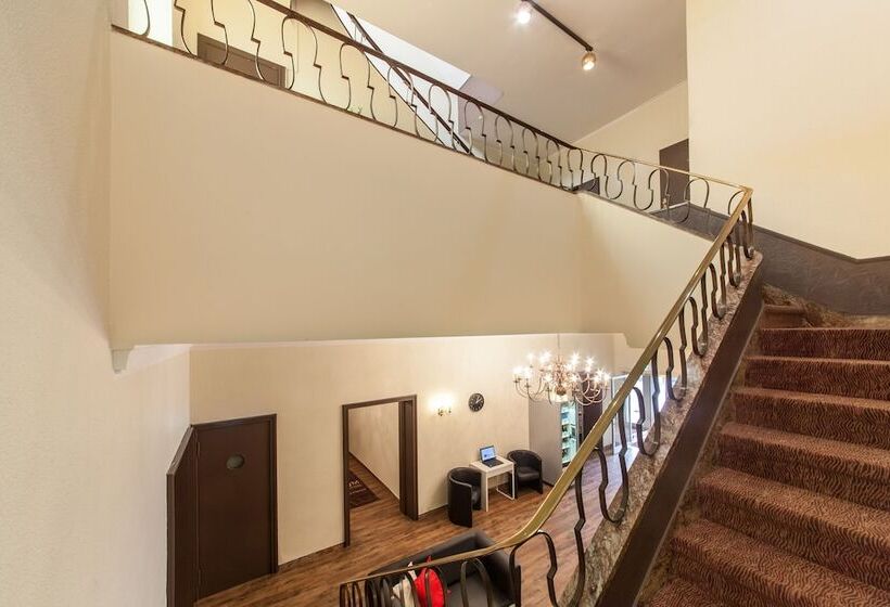 فندق Maxim Düsseldorf City