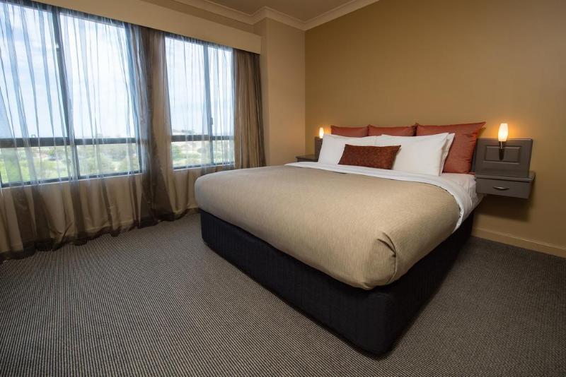 هتل Mccracken Country Club