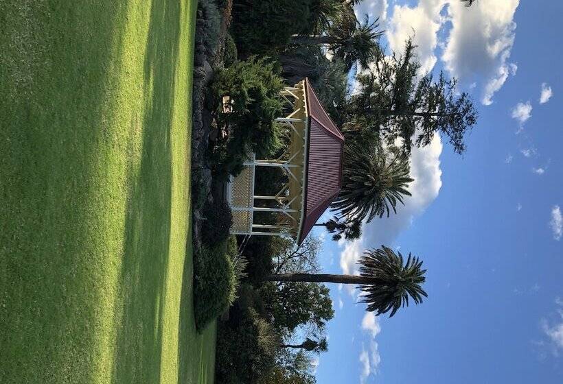 هتل Meramie Motor Inn