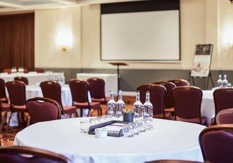 בית מלון כפרי Mercure Barnsley Tankersley Manor