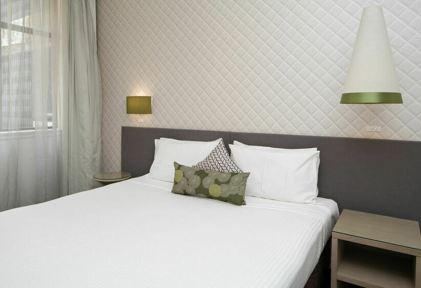 هتل Metro On Pitt