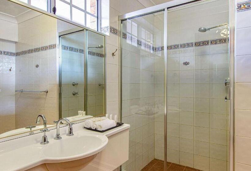 בית מלון כפרי Quality Inn Penrith Sydney