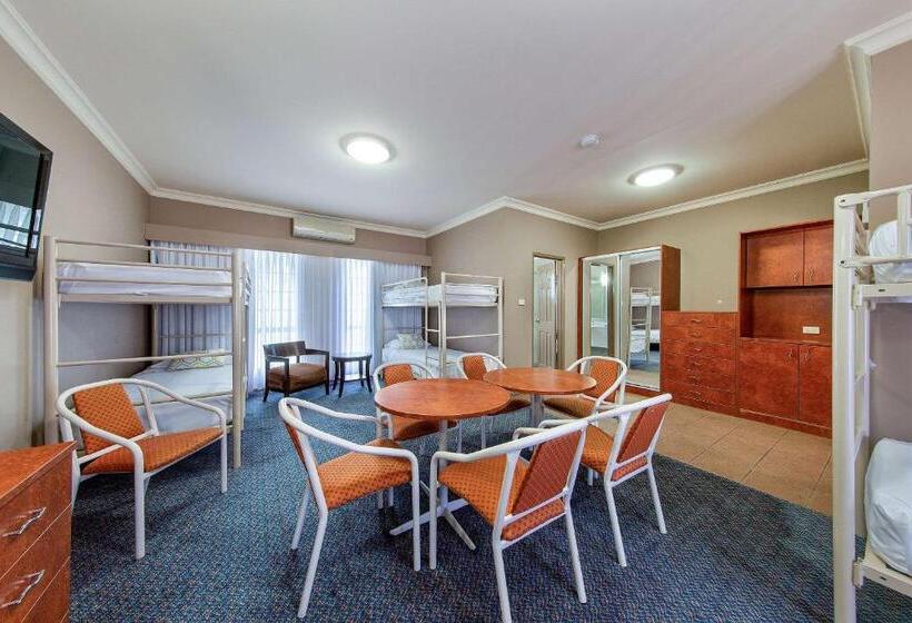 בית מלון כפרי Quality Inn Penrith Sydney