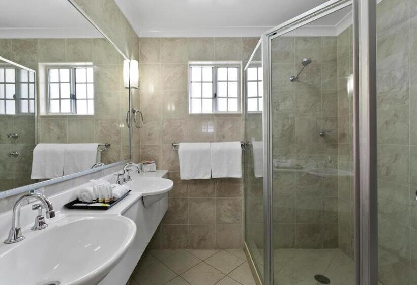 בית מלון כפרי Quality Inn Penrith Sydney