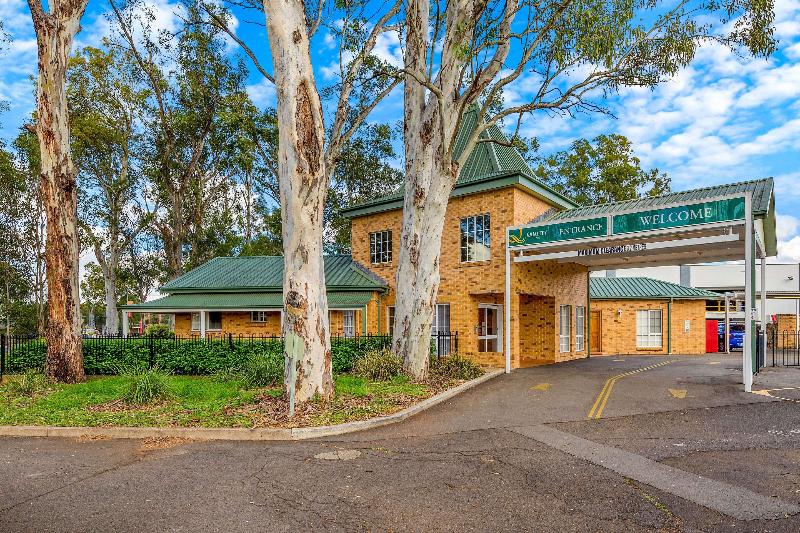 בית מלון כפרי Quality Inn Penrith Sydney