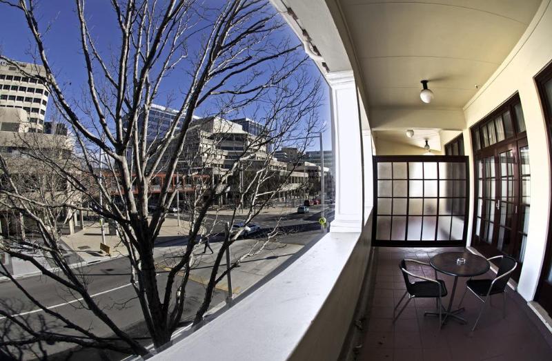 هتل Quest Canberra